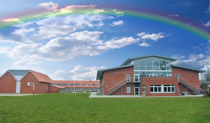 Schule1 Mit Regenbogen